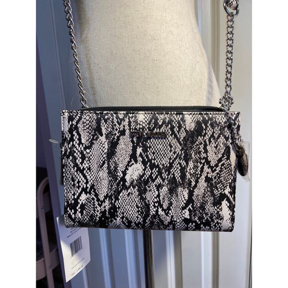 Steve Madden wallet on a string , crossbody bag. - Picture 2 of 6